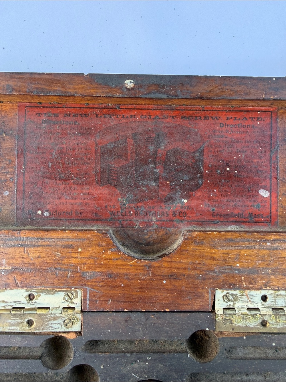 Antique Wells Bros Little Giant Screw Plate Tap & Die Set Wooden Box 1885 - Picture 2 of 9
